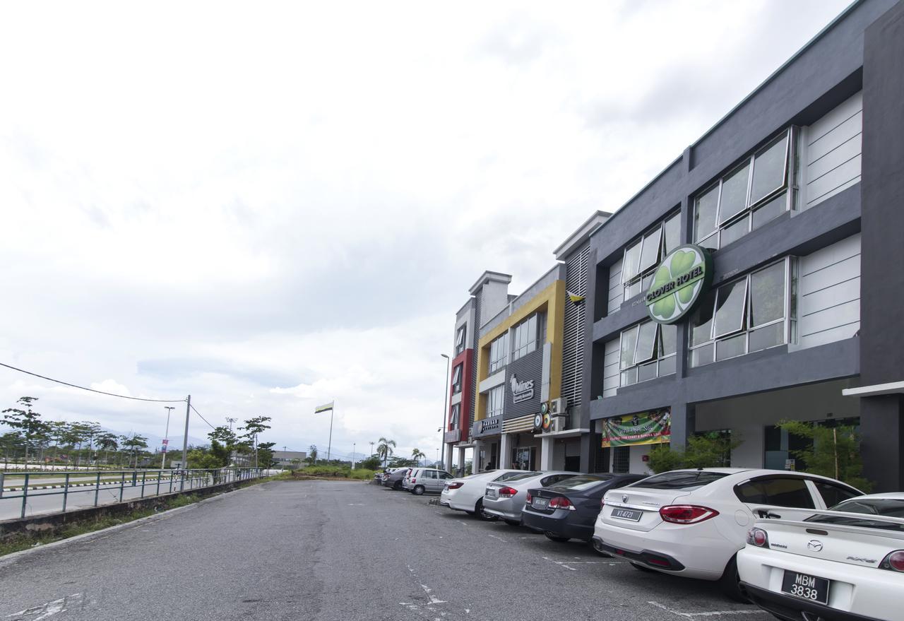 Clover Hotel Ipoh Esterno foto